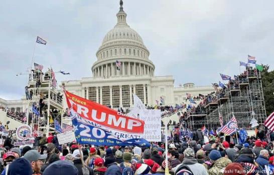 Las imágenes del asalto al Capitolio que le dieron la vuelta al mundo