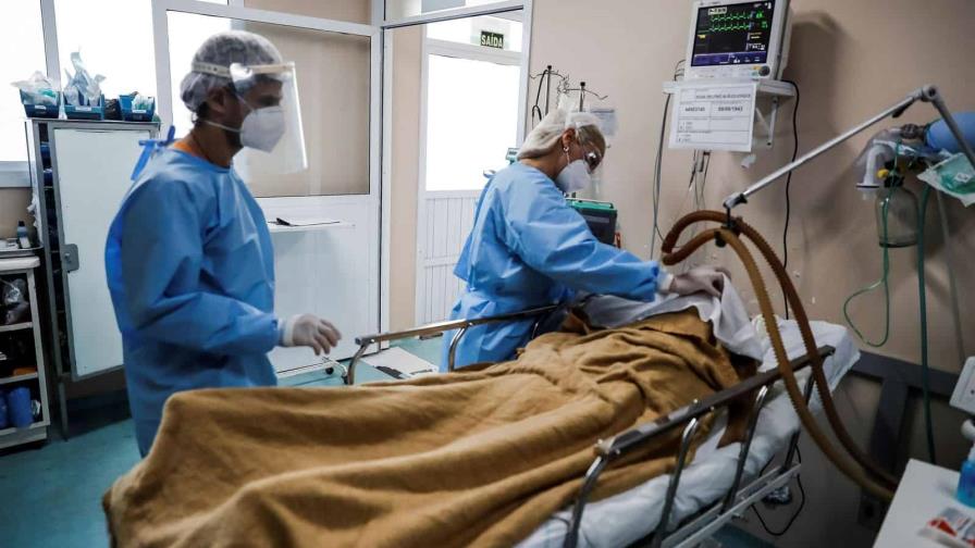Brasil reporta muerte por ómicron, que puede ser la primera en Latinoamérica