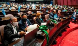 Ante petición del bloque del PLD, Cámara de Diputados aplaza hasta el martes conocimiento del Código Penal