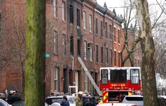 Ascienden a ocho el número de niños muertos en un incendio en Filadelfia