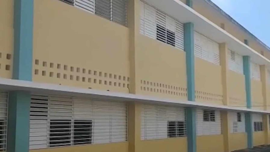 Apresan menor y a un adulto por bomba lanzada a escuela en Navarrete