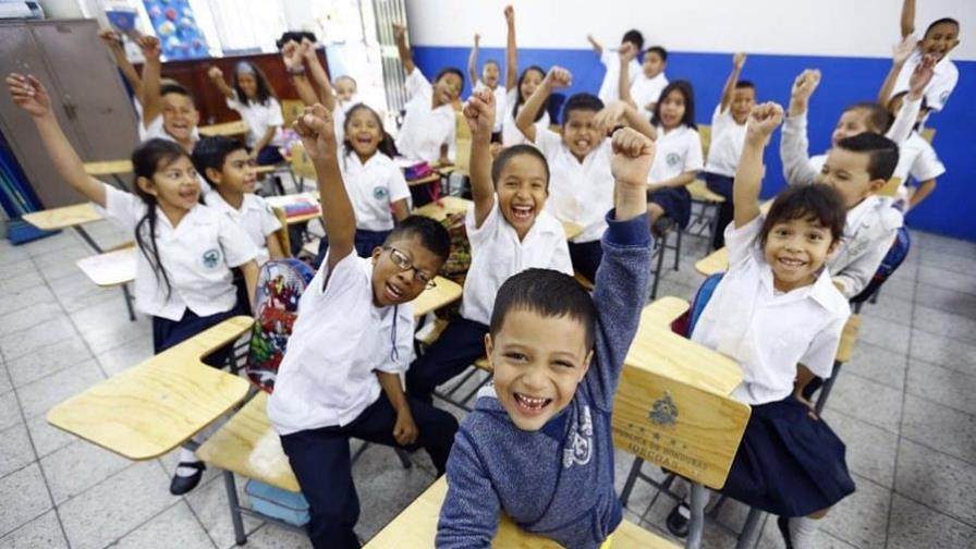 Niños hondureños deben volver a escuelas hasta estar vacunados, dice pediatra