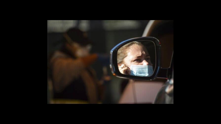 OMS registra nuevo récord de casos globales de COVID en un día, 2,6 millones