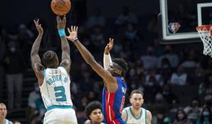 Hornets rompen récord de triples en paliza a Pistons