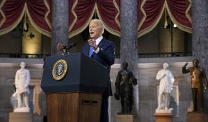 Joe Biden culpa a Trump del asalto al Capitolio ante el negacionismo republicano
