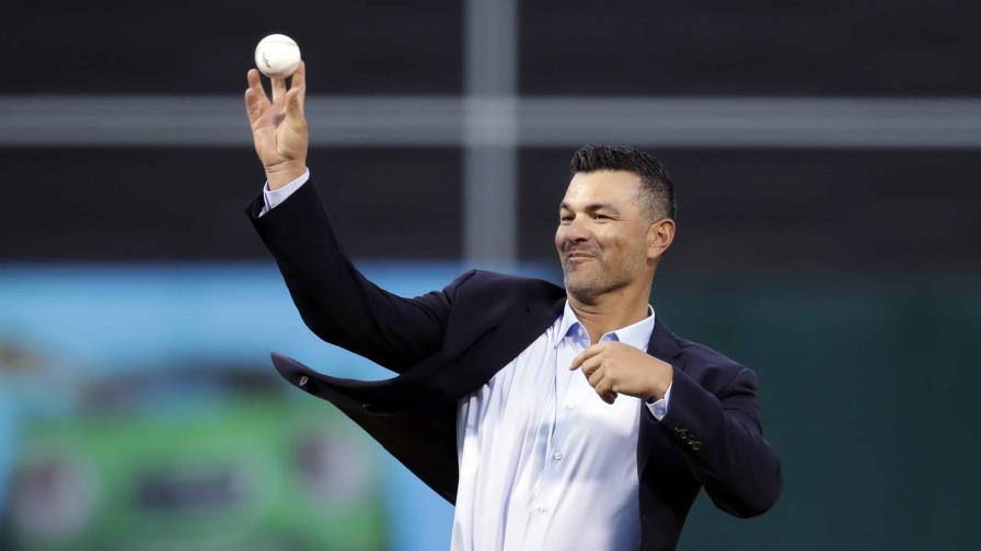 Mets contratarán como coach de bateo a Eric Chávez