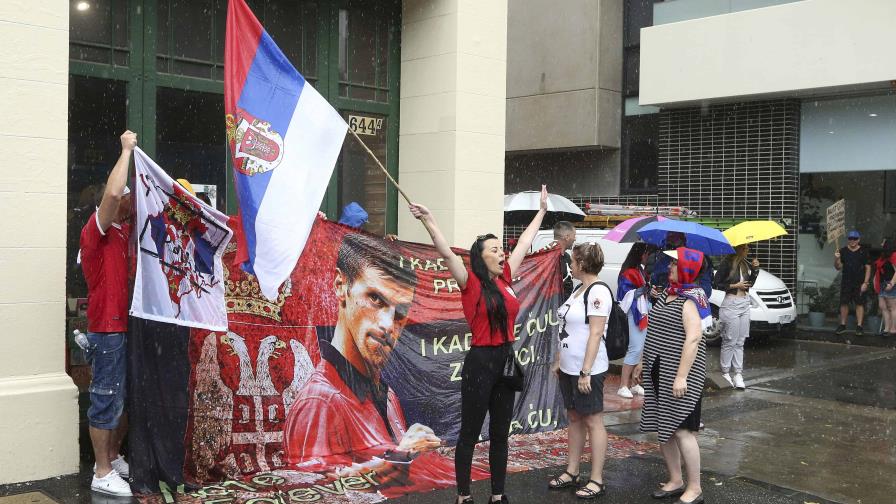 Presidente serbio denuncia caza política contra Djokovic Presidente serbio denuncia caza política contra Djokovic