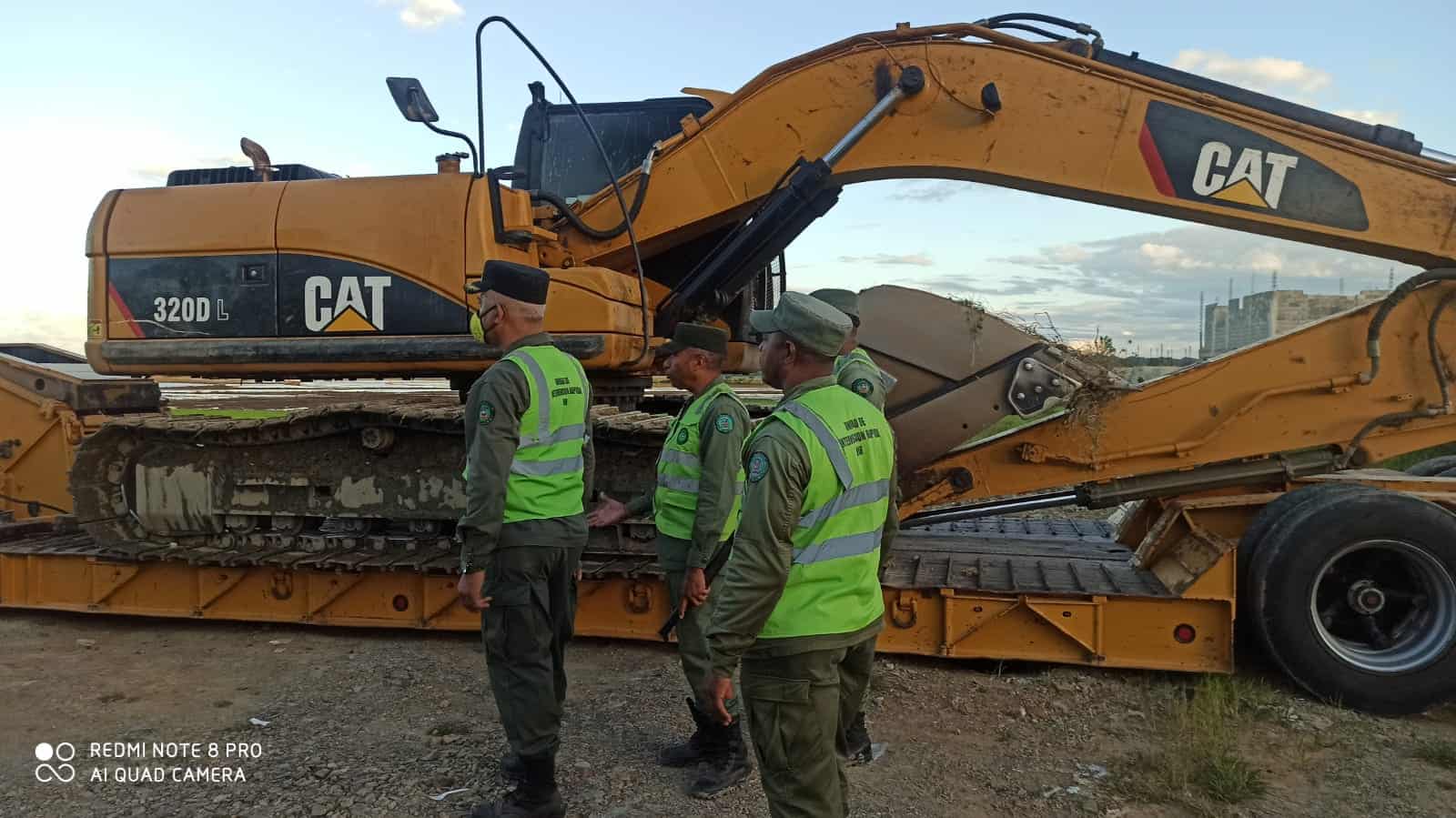 Autoridades durante el operativo 