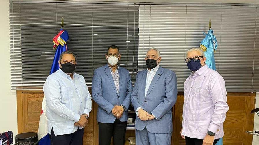 Director de Migración Enrique García se pone a las órdenes de Lidom para Serie del Caribe