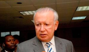 Rafael Alburquerque: "Jam&aacute;s hab&iacute;a visto que la duraci&oacute;n de una enfermedad se decreta"