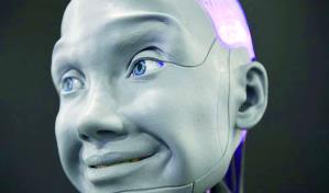 Robots humanoides sorprenden y espantan en el salón tecnológico de Las Vegas