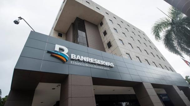 ¿En qué beneficia a los clientes el aumento del capital social del Banreservas?