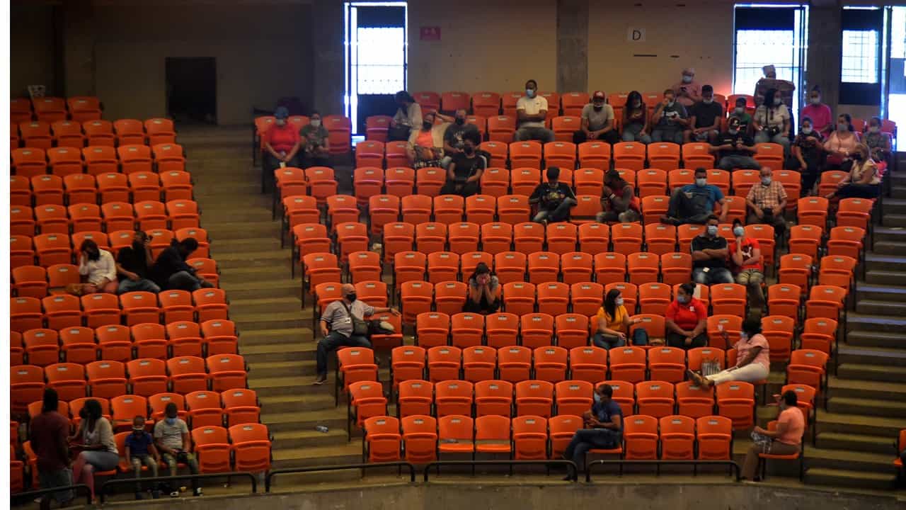 Interior del coliseo Teo Cruz.