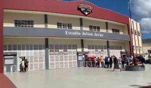Policía investiga incidente en que resultaron heridos tres, en boletería estadio Julián Javier