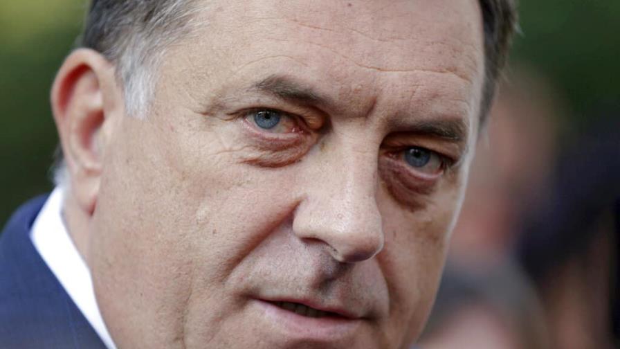 Líder serbobosnio, de moderado a autócrata nacionalista Líder serbobosnio, de moderado a autócrata nacionalista
