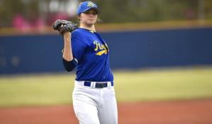 Joven de 17 años, primera en lanzar contra hombres en béisbol de Australia