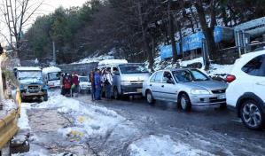 Elevan a 22 los turistas muertos en atasco durante una nevada en Pakistán
