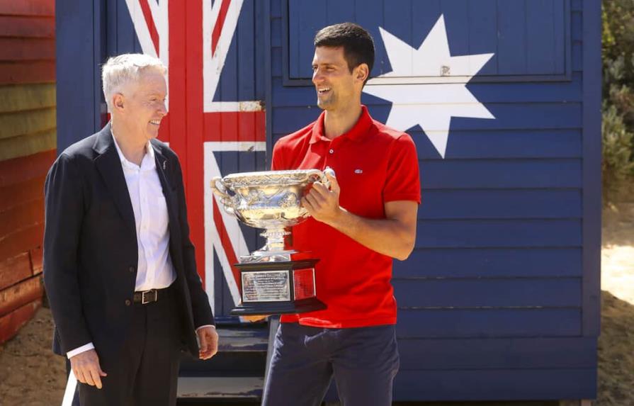 Juez australiano restaura visa del tenista Novak Djokovic