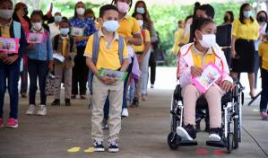 Colegio Médico y sectores de educación aconsejan enviar a los niños a las aulas