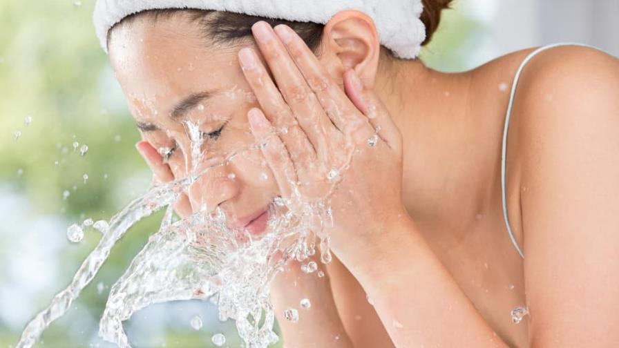 ¿La conoces? Nueva técnica coreana para aplicar el tónico en la piel