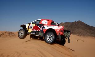 Al Attiyah se acerca su cuarto título en autos; todo es posible en motos