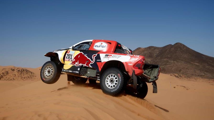 Al Attiyah se acerca su cuarto título en autos; todo es posible en motos Al Attiyah se acerca su cuarto título en autos; todo es posible en motos