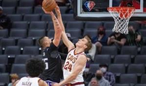 Los Cavaliers aguantan ante los Kings y se imponen