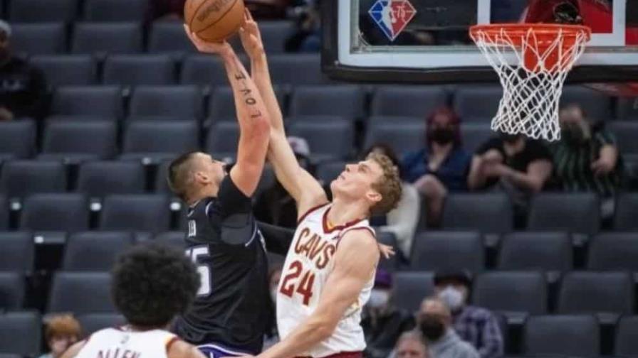 Los Cavaliers aguantan ante los Kings y se imponen