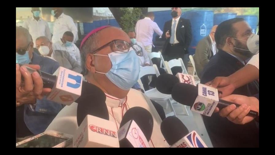 Monseñor Benito Ángeles apoya inicio clases presenciales