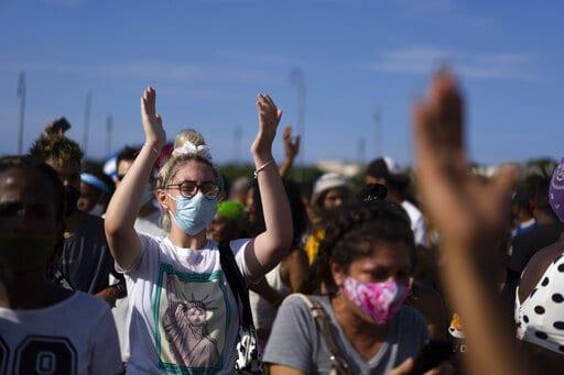 A seis meses de las protestas, Cuba enjuicia a manifestantes