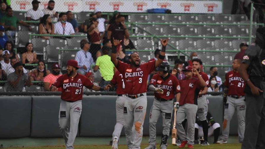 Con seis juegos restantes, cuatro es el número mágico de los Gigantes Con seis juegos restantes, cuatro es el número mágico de los Gigantes