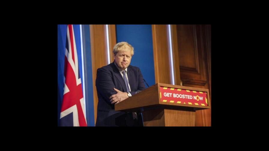 Johnson se disculpa por asistir a una fiesta en cuarentena