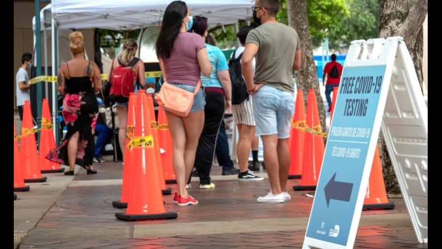 Florida vuelve a superar los 70 mil casos de COVID-19 en un solo día Florida vuelve a superar los 70 mil casos de COVID-19 en un solo día