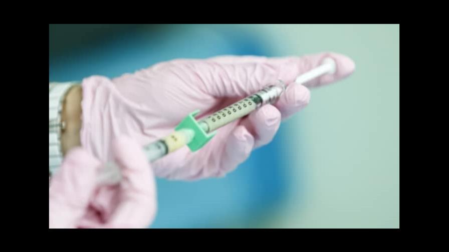 Conavihsida llama a las personas con VIH a vacunarse contra el COVID-19