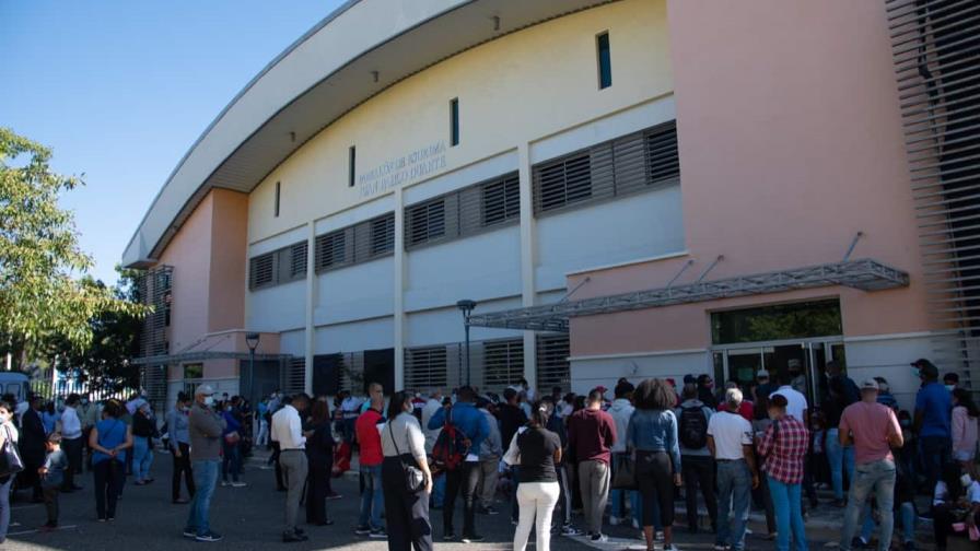 Ministro Rivera recomienda no hacerse prueba de seguimiento a quien no presenta síntomas de COVID-19