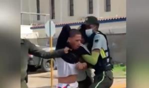 Agentes de la Digesett agreden joven en Moca