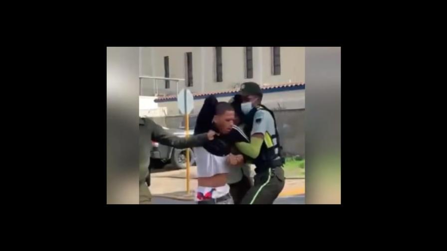 Agentes de la Digesett agreden joven en Moca