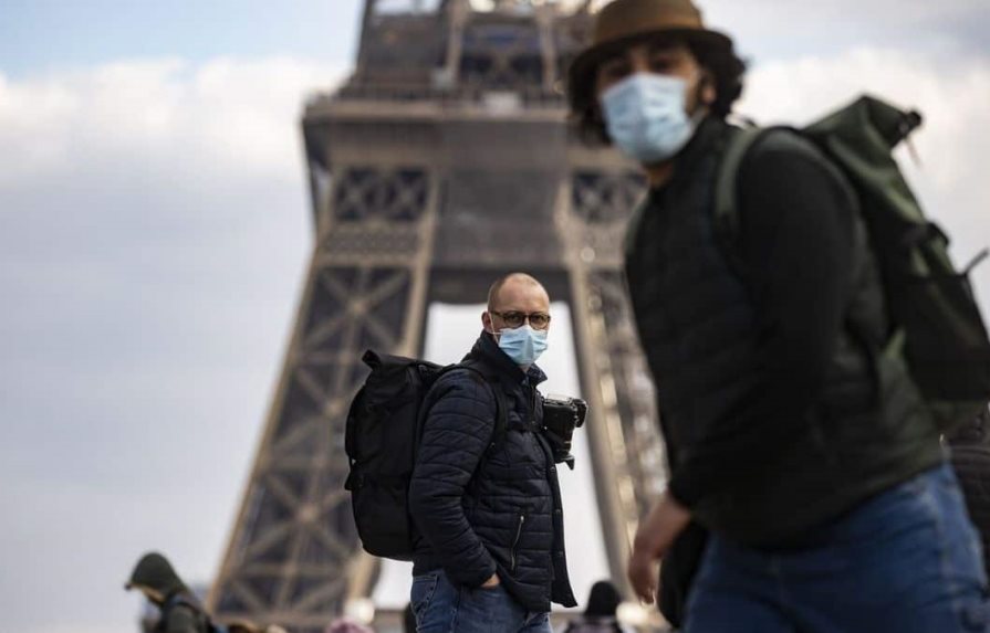 La Justicia suspende la obligación de mascarilla al aire libre en París
