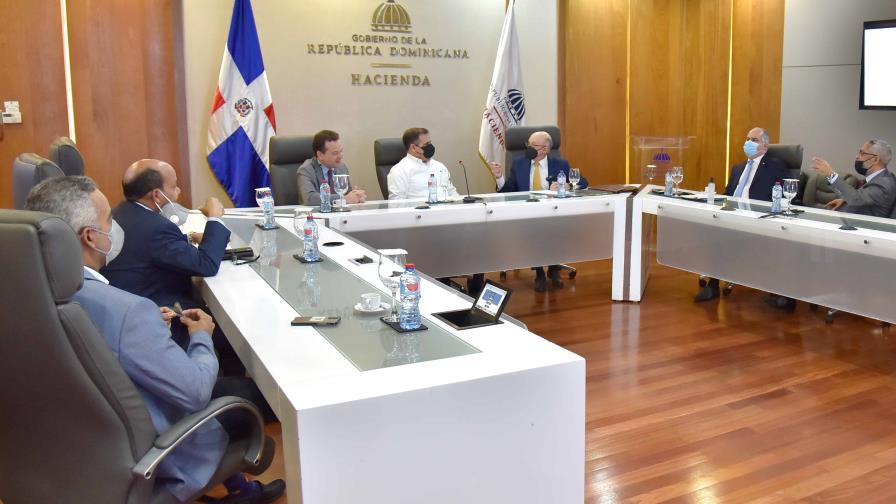 Mejoras en salud y educación, claves para reducir desigualdades sociales, según exministro español