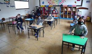 Reanudan clases presenciales voluntarias en Ecuador tras receso por la COVID-19