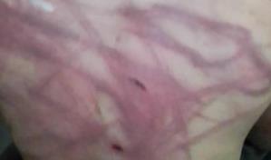 Dictan prisión preventiva a padre golpeó hijo con cable de bicicleta en Montecristi