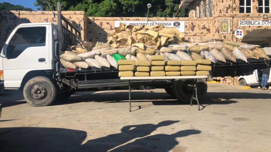 Apresan dos hombres con 190 libras de marihuana en Montecristi