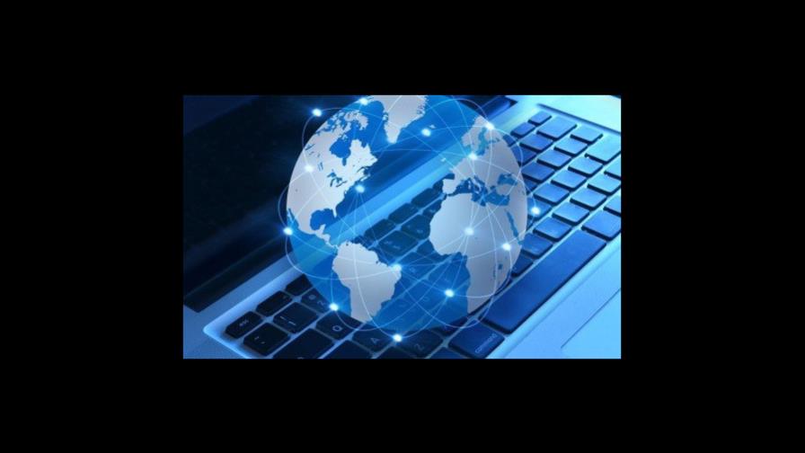 Ecuador busca cerrar la brecha digital con inclusión e inversión privada