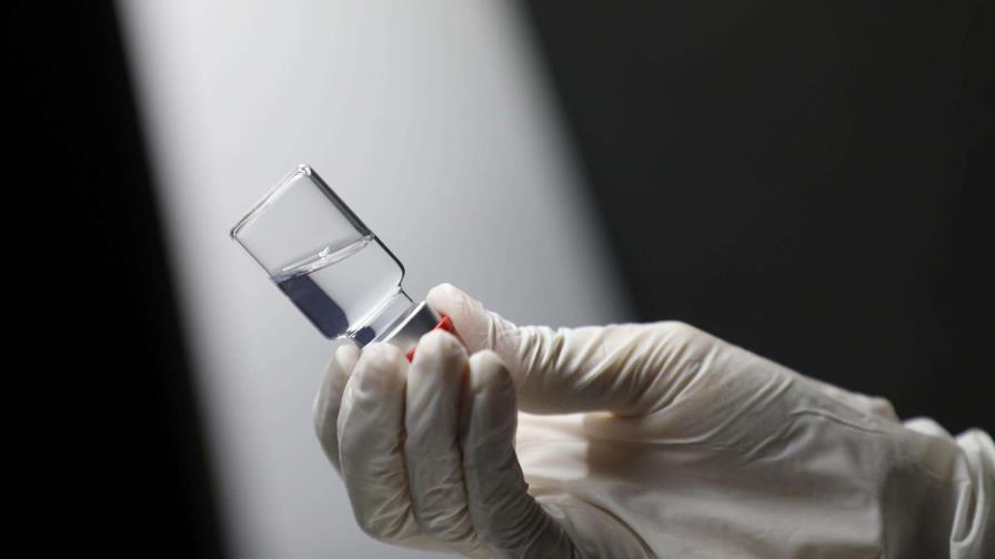 La EMA pide vigilar posible mielitis transversa con AstraZeneca y Janssen La EMA pide vigilar posible mielitis transversa con AstraZeneca y Janssen