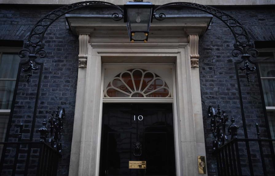 Downing Street se disculpa por fiestas durante el duelo al príncipe Felipe