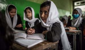 ONU alerta de que "los derechos fundamentales de mujeres y niñas están bajo ataque" en Afganistán