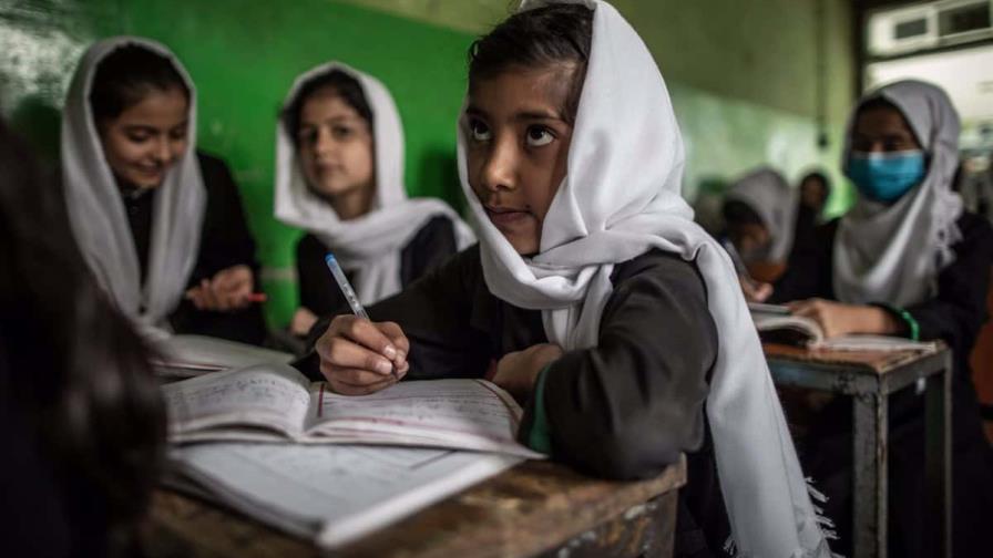 ONU alerta de que “los derechos fundamentales de mujeres y niñas están bajo ataque” en Afganistán ONU alerta de que “los derechos fundamentales de mujeres y niñas están bajo ataque” en Afganistán