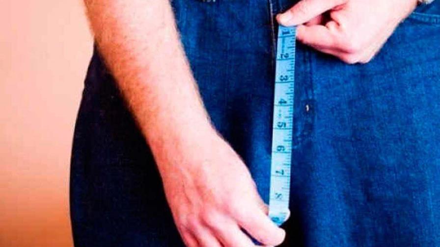 Hombre asegura que su pene se encogió tras padecer COVID-19