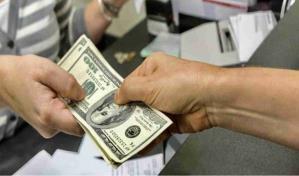 Los dominicanos son la tercera comunidad latina que más remesas envían