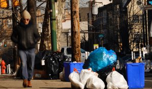 EEUU: Basura se acumula en las calles ante casos de &oacute;micron